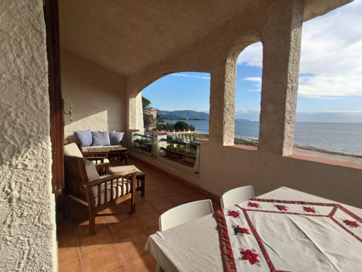 In Front Of The Beach - La Terrazza Sul Mare Flumini di Quartu Exterior photo