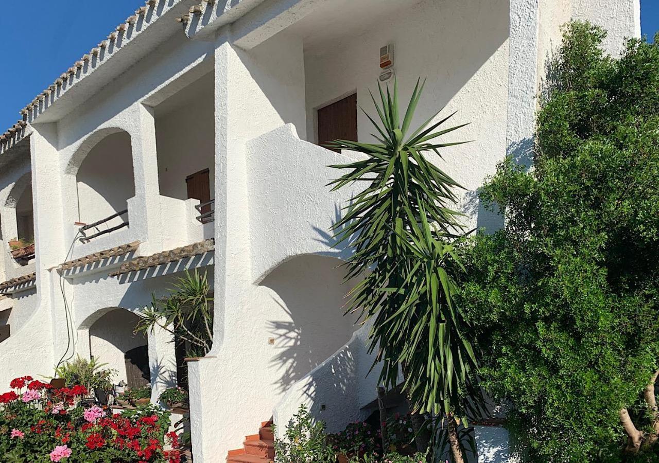 In Front Of The Beach - La Terrazza Sul Mare Flumini di Quartu Exterior photo