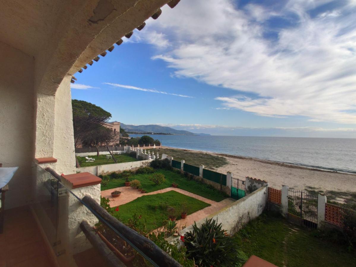 In Front Of The Beach - La Terrazza Sul Mare Flumini di Quartu Exterior photo